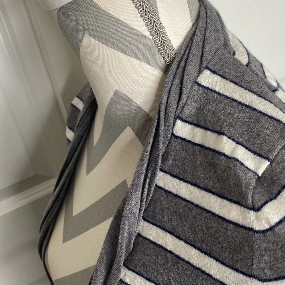 LAST CALL Banana Republic Small Striped Cardigan - Picture 6 of 9